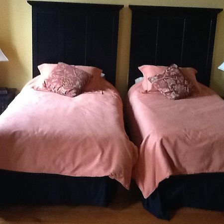 コバーグ Mackechnie House Bed & Breakfast エクステリア 写真